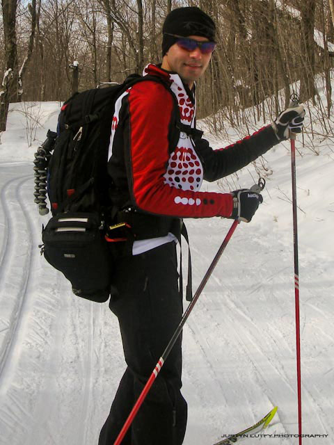 <em><strong>L’étudiant mcgillois de quatrième année en médecine, Justyn Lutfy, durant une récente excursion de ski dans le parc de la Gatineau. Photo : Justyn Lutfy. </strong></em>