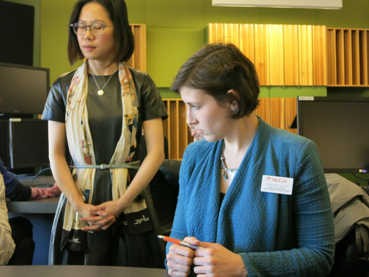 Dr. Nicole Li and student Alexandra Lauzon providing tips for vocal warm-ups . (Photo: Céliane Trudel)